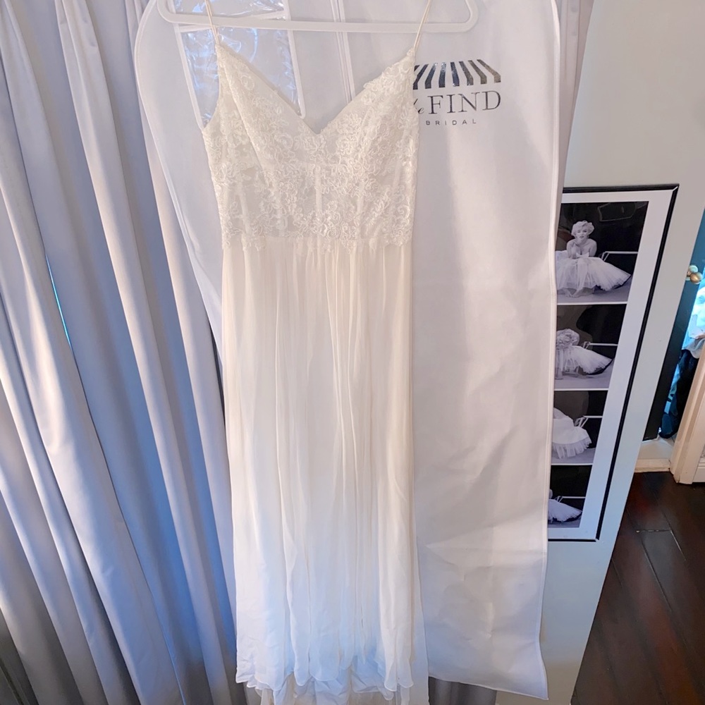 Monique Lhuillier Wedding Dress
